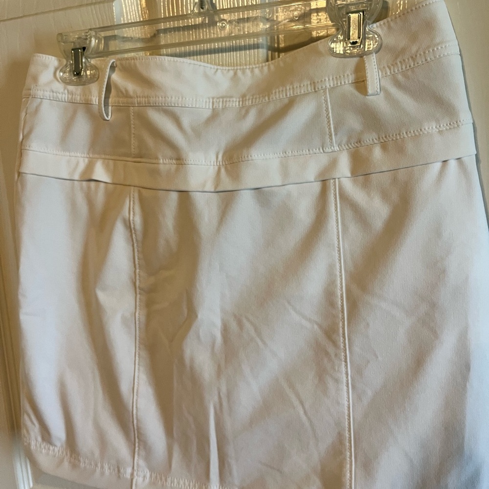 Annika Cutter & Buck white tennis golf Skirt size 8 EUC no visible flaws
Pockets - Picture 9 of 9